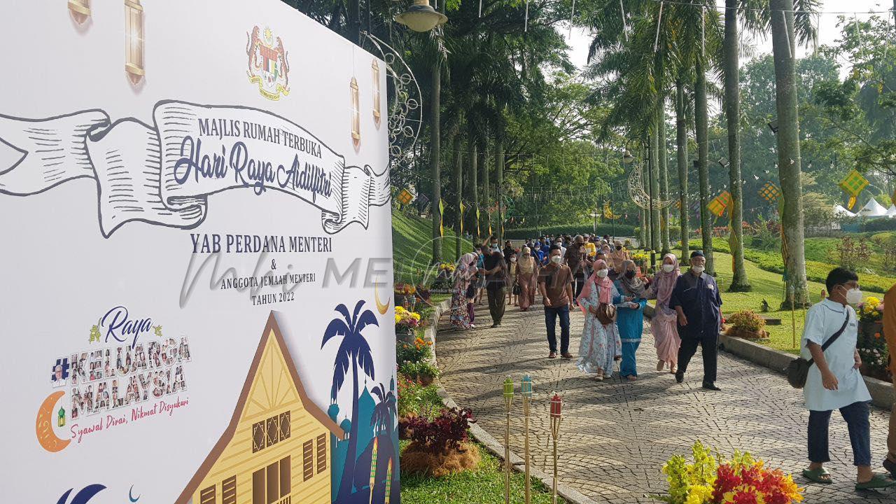 Lebih 100,000 hadir rumah terbuka di Seri Perdana