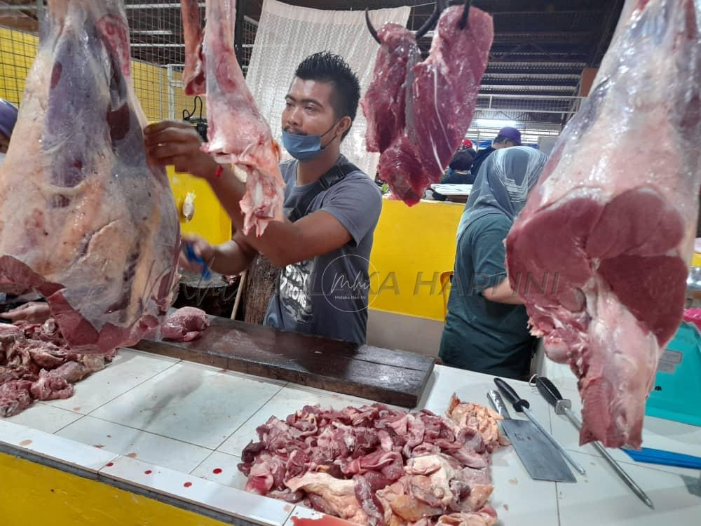 Daging segar masih rebutan