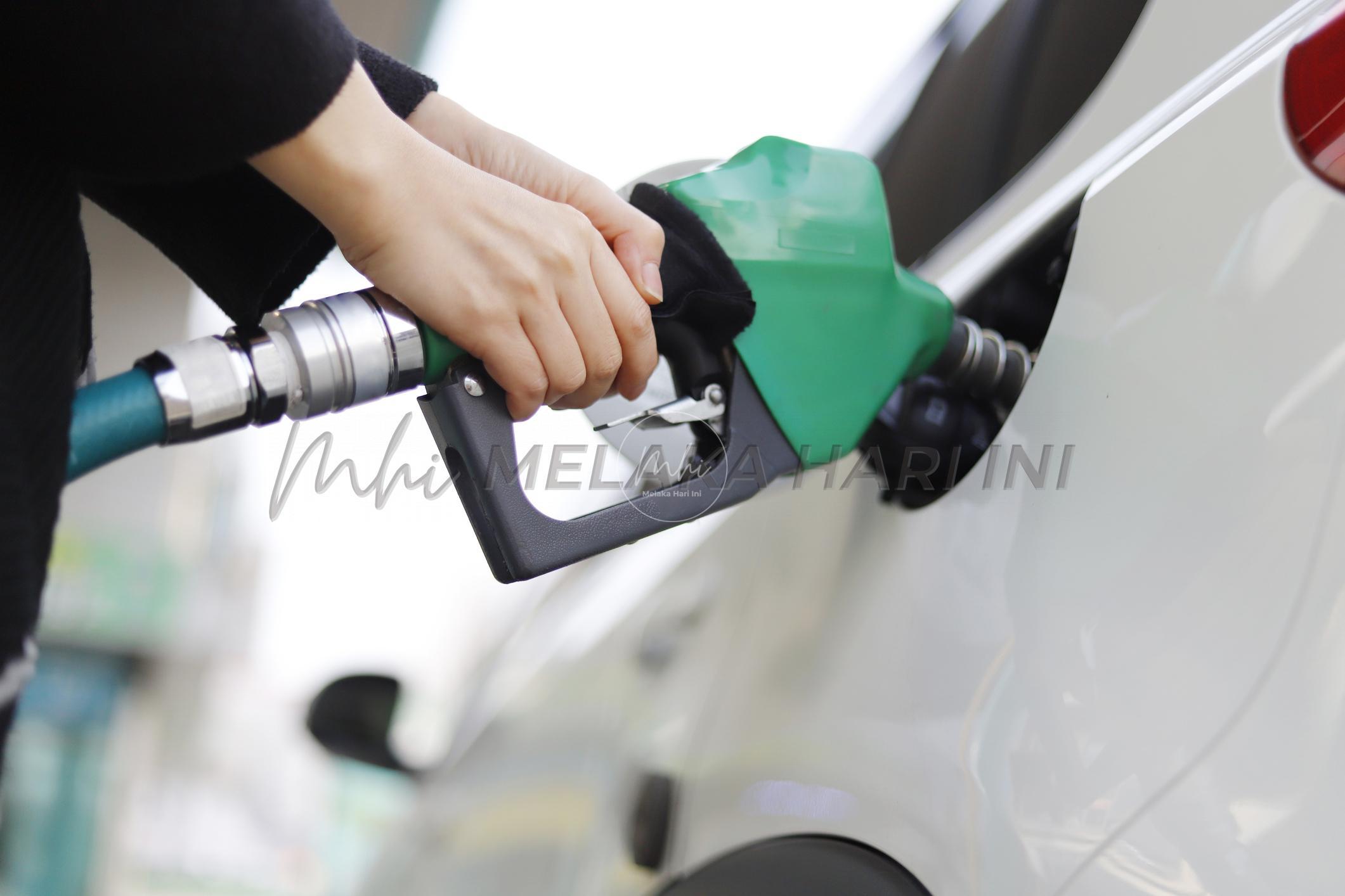 Harga petrol RON97 naik 37 sen kepada RM4.70 seliter
