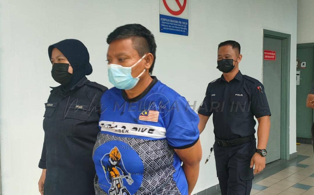 Cederakan anggota polis guna batang penyapu, wanita didenda RM3,000