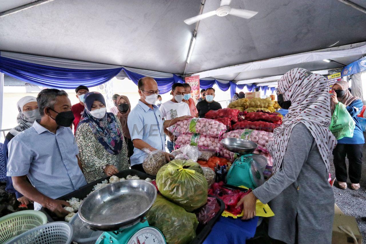 Melaka siasat punca, alasan peniaga naikkan harga makanan