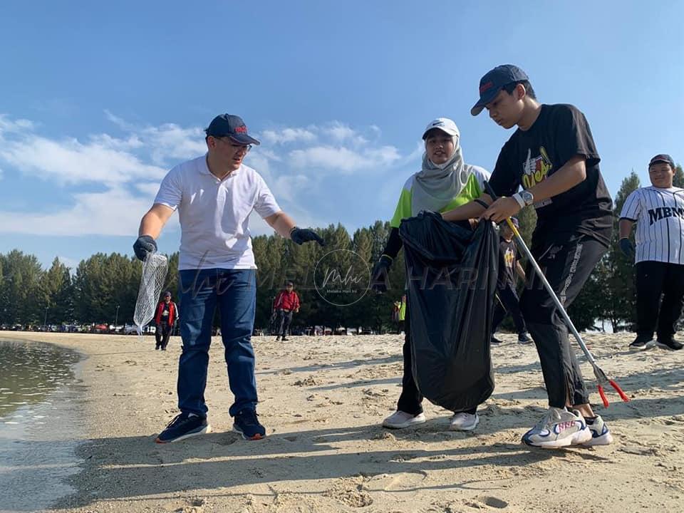 Jangan cemari Pantai Klebang