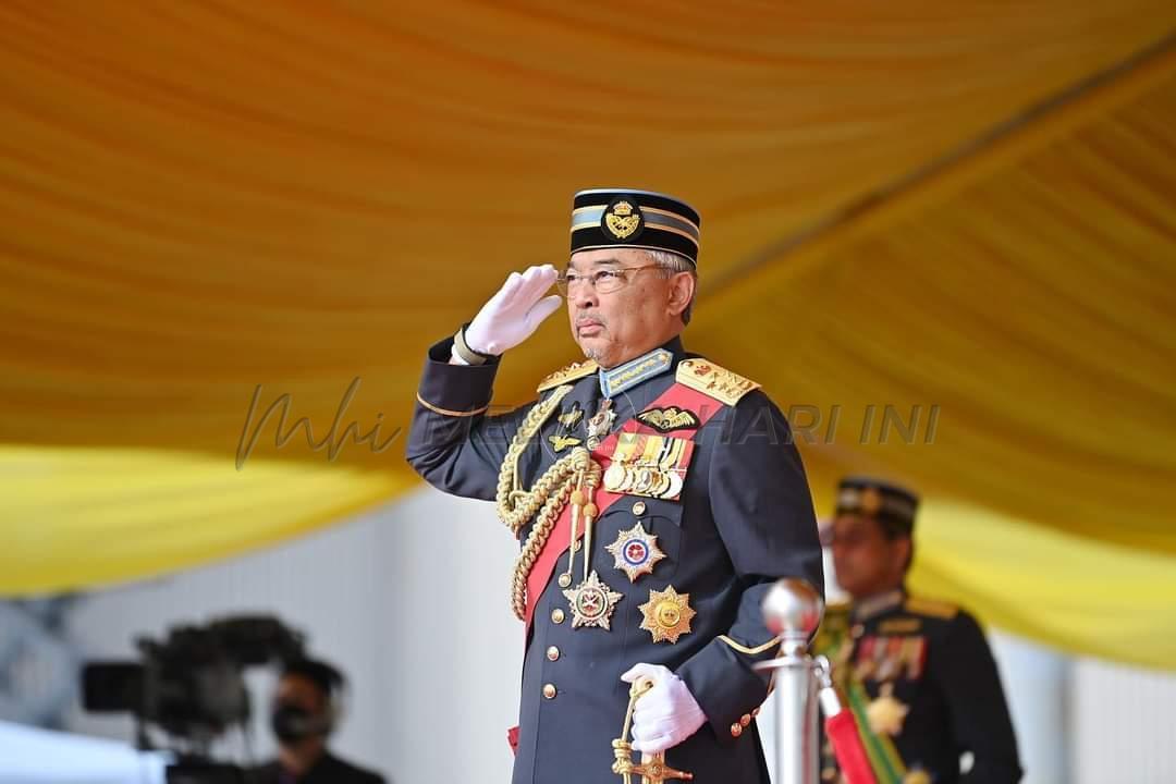 Lahirkan graduan isi profesion pertahanan, keselamatan perlu diteruskan – Agong