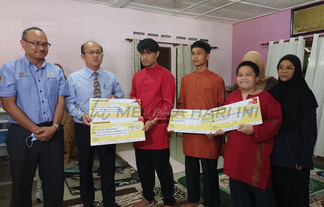 Enam beradik yatim piatu terima Faedah Panakat RM2,876.14 sebulan