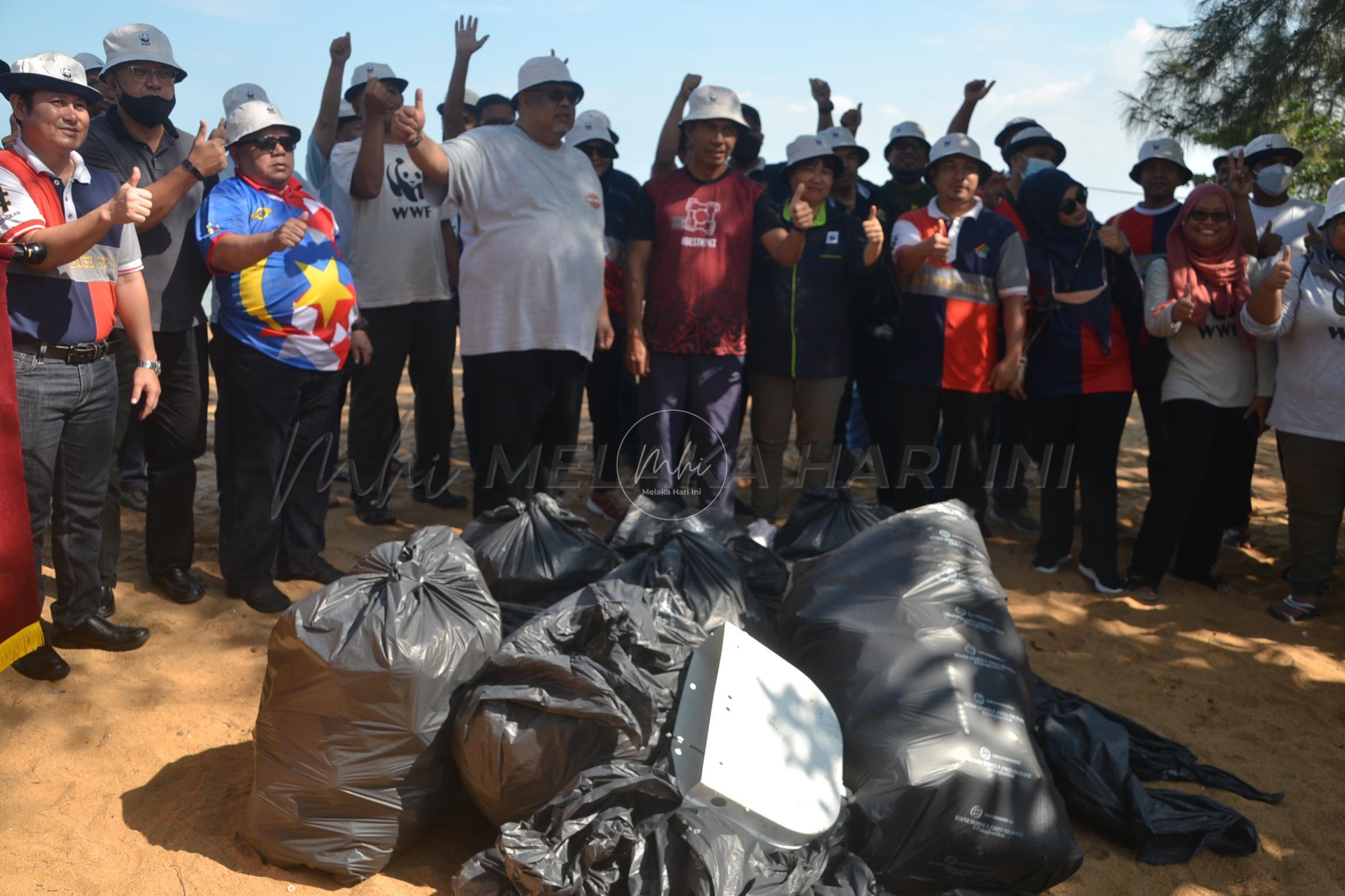 DUN Tanjung Bidara: Skuad Sukarelawan Pantai pulihara kebersihan pantai peranginan