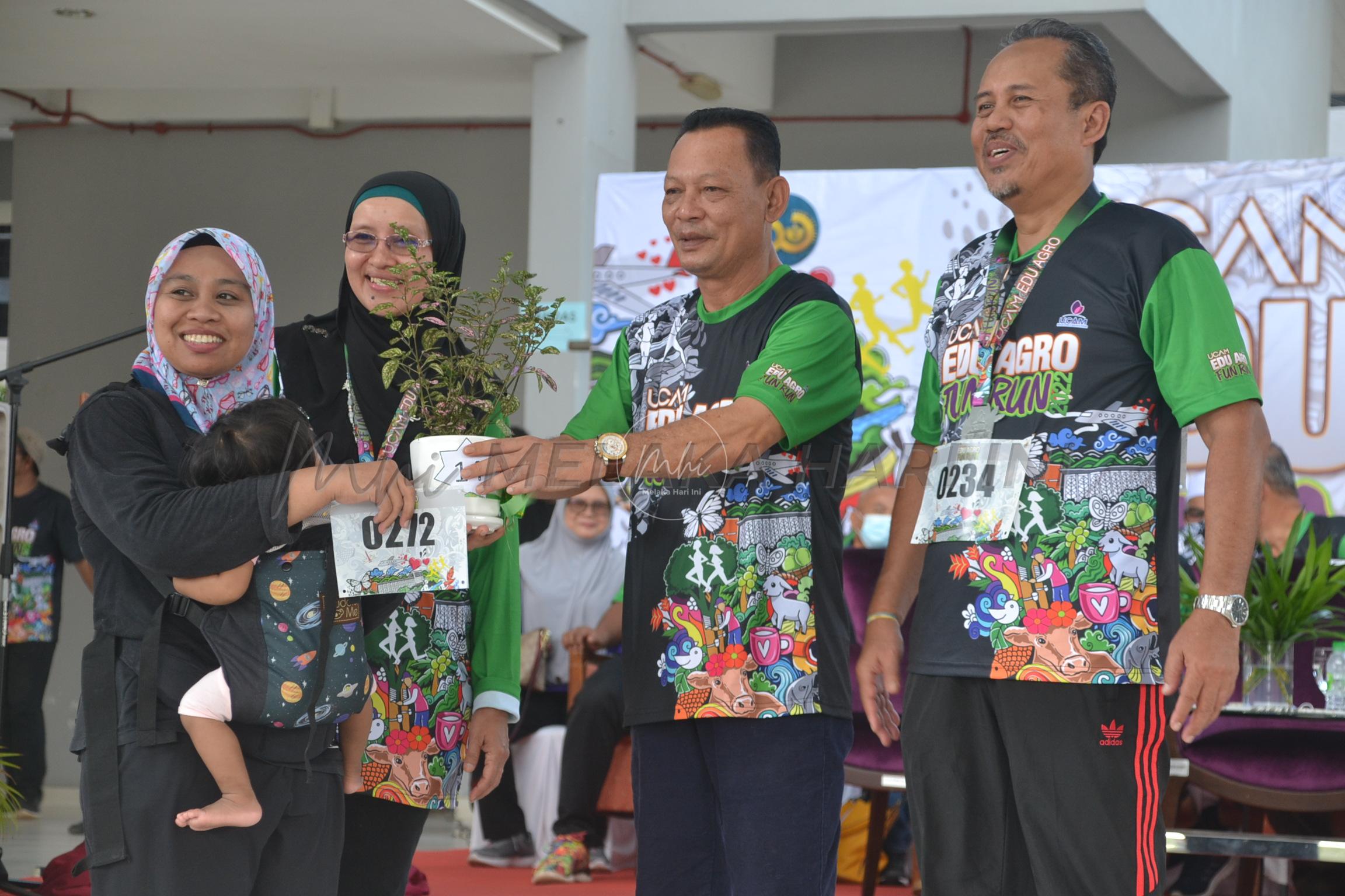 Tingkatkan mutu pendidikan anak B40 – Sulaiman