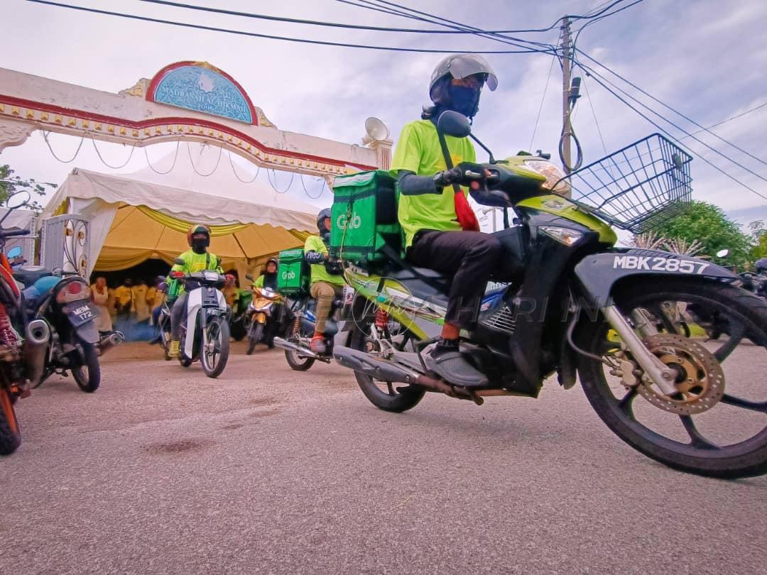 Aidiladha: 105 ‘Abang Grab’ bantu agih daging korban