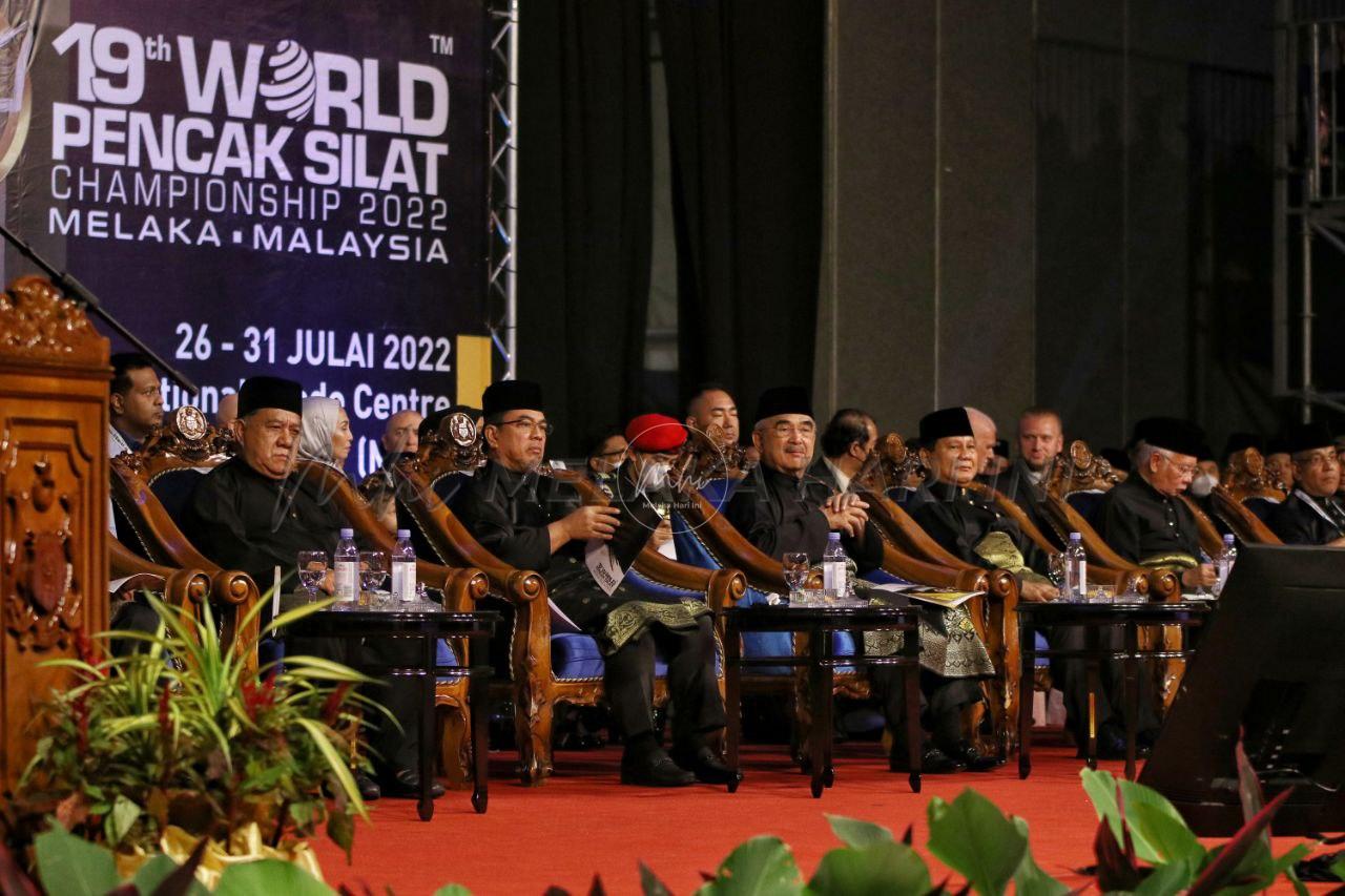 Tun Mohd Ali rasmi Kejuaraan Pencak Silat Dunia 2022