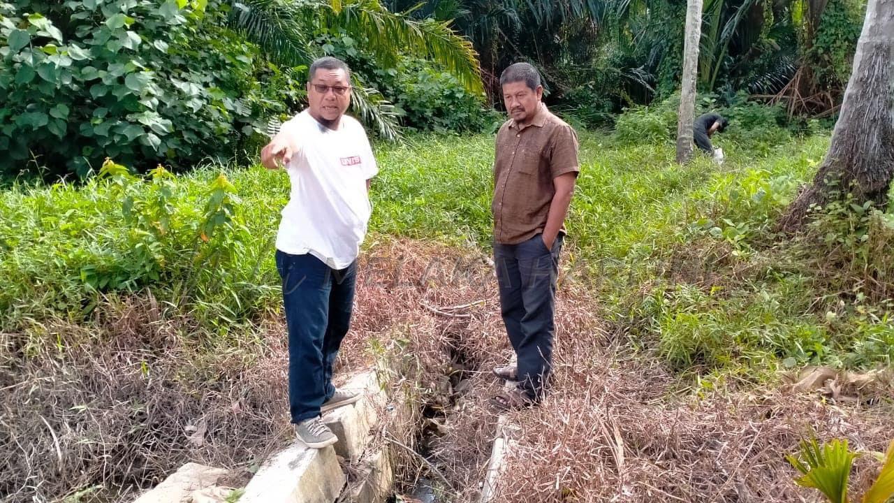 Selenggara parit atasi banjir di Kampung Pulai