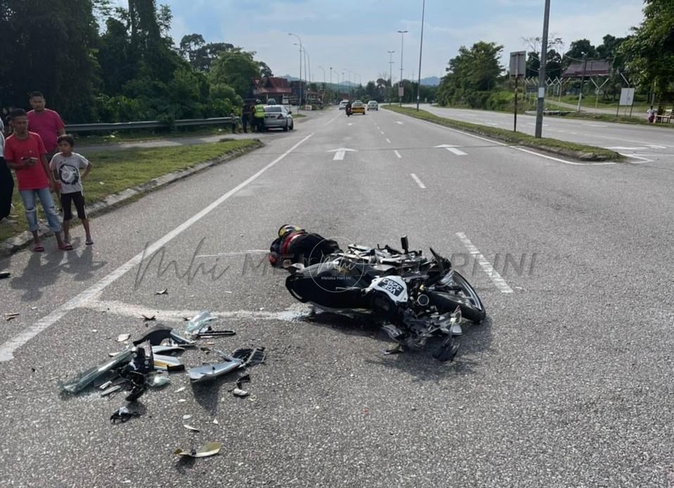 Ajal penunggang motosikal rempuh kereta