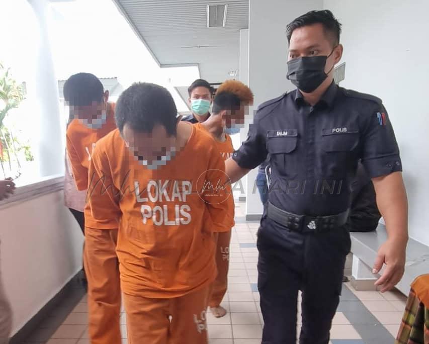 Reman tikam ibu