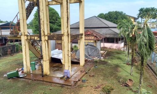 Beberapa pelajar SMK Melor cedera akibat tangki air pecah