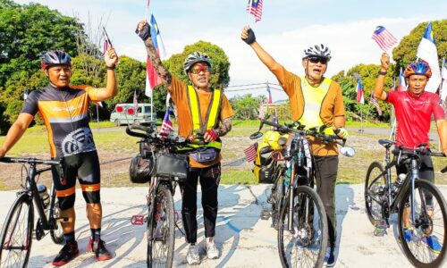 ‘Atuk’ berbasikal 2,500km bawa mesej merdeka