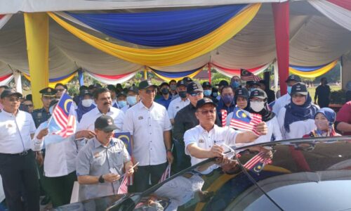 Premis kerajaan, swasta di Melaka diarah pasang Jalur Gemilang