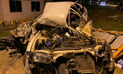 Lelaki maut, dua rakan parah kereta terbabas