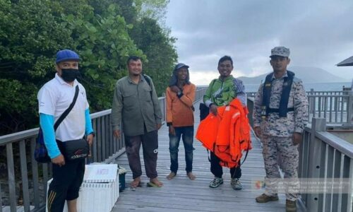 Empat pemancing selamat selepas bot terbalik di Mersing