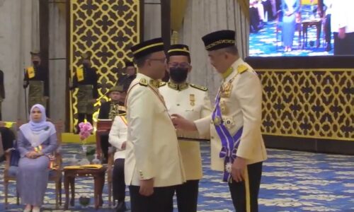 201 terima Darjah, Bintang dan Pingat Kebesaran Melaka sesi terakhir