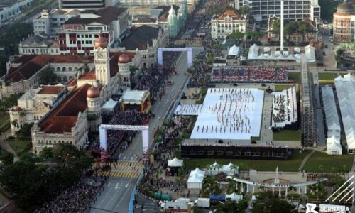 Hari Kebangsaan 2022: Keluarga Malaysia serlah semangat Teguh Bersama