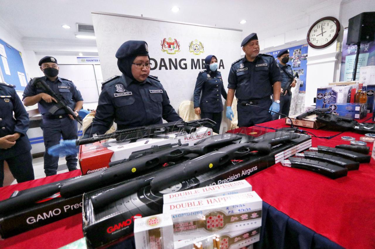 Empat senapang, pistol angin beli ‘online’ dirampas