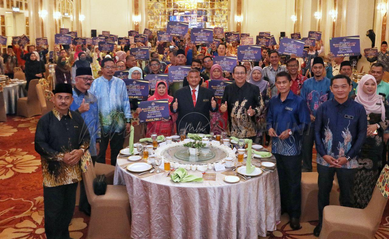 Photo 6068605832687366395 y