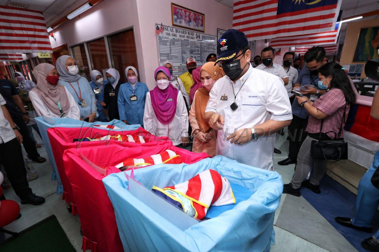 Photo 6086978349864955856 y