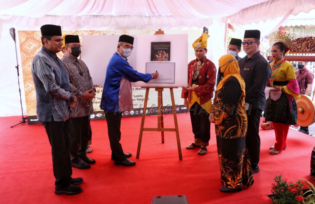 Galeri Warisan Kota Melaka pamer penemuan sejarah dirasmikan