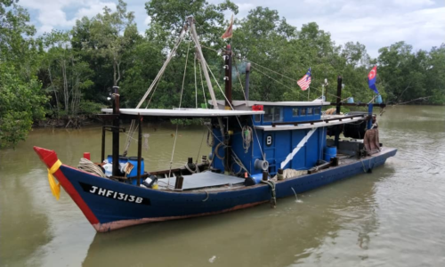 Bot karam, dua nelayan masih hilang