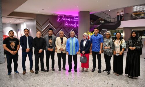 Banyakkan filem patriotik, sejarah demi kukuhkan semangat kenegaraan – Agong