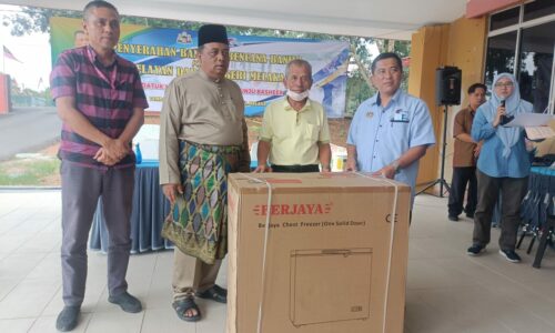 Bantu nelayan miliki lesen bot pelancong sah