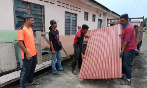 Ribut badai empat rumah