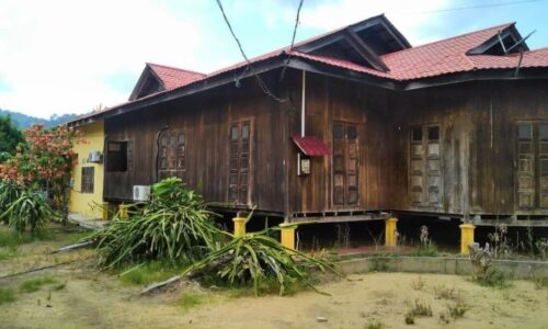 Pesara tembak diri sendiri selepas tembak isteri