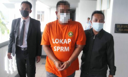 Pengarah didakwa terima Honda Accord sebagai suapan