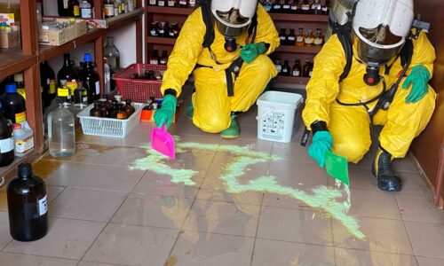 Bahan kimia tumpah, pembantu makmal dikejarkan ke klinik