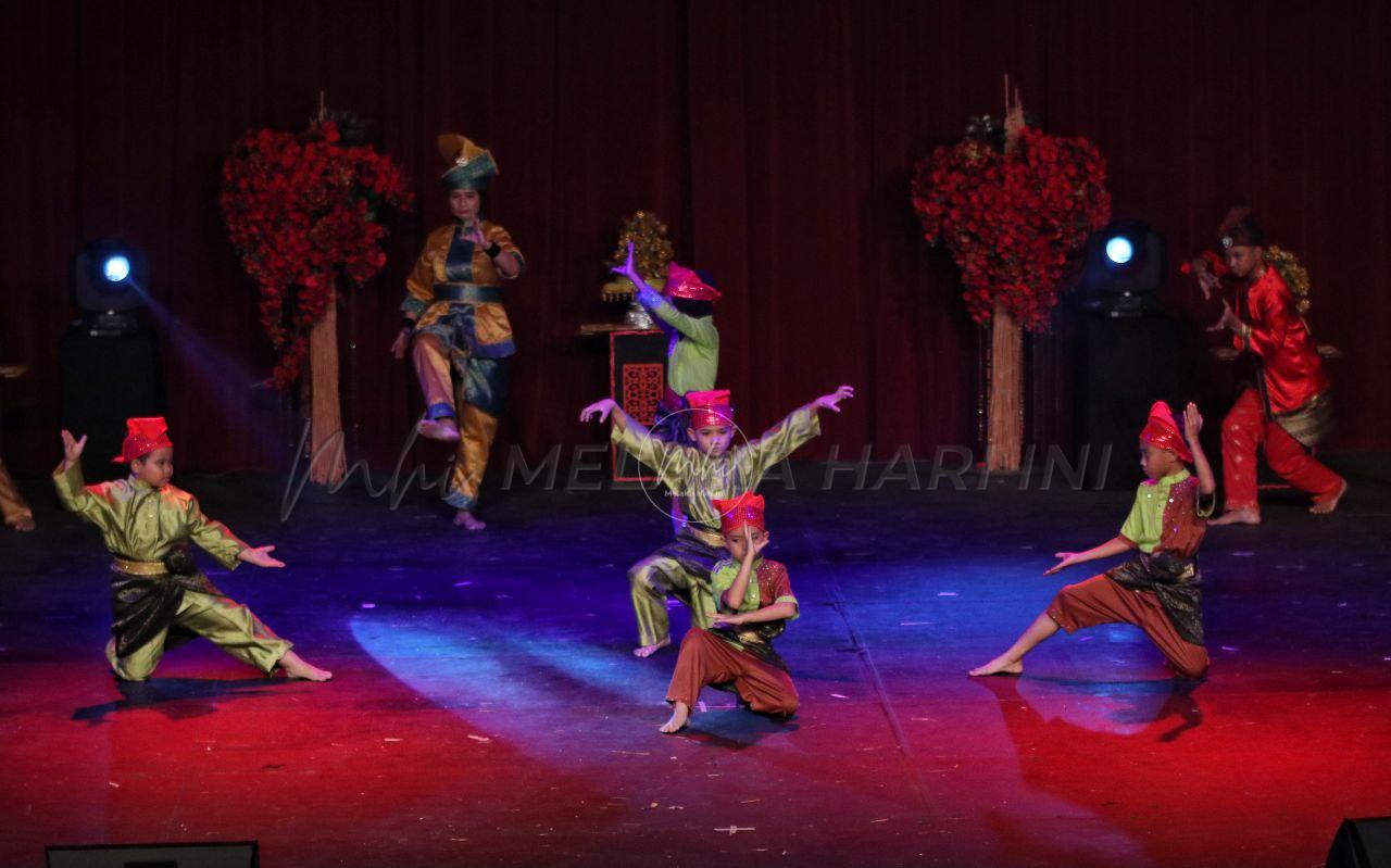 Photo 6098023588411060479 y