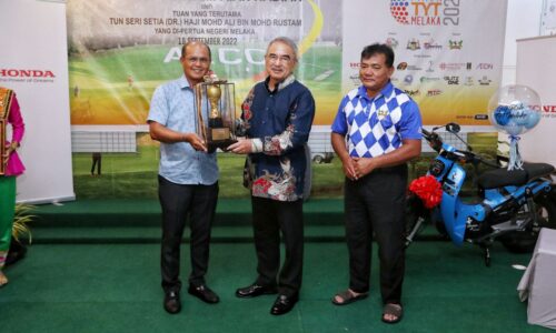 Angkat Kejohanan Golf Piala TYT sebagai acara tahunan