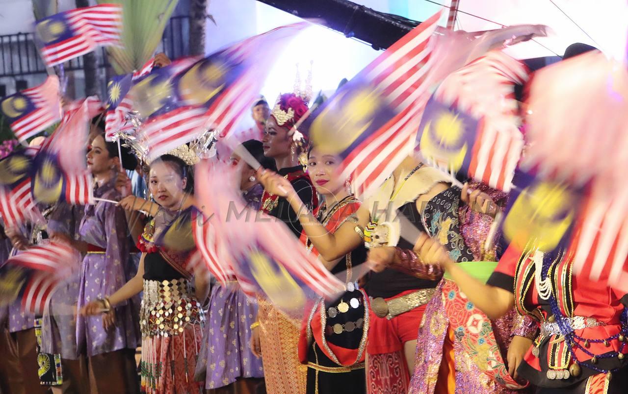 Photo 6131695092629615351 y