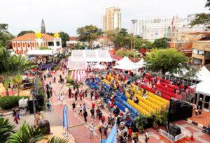 Photo 6133946892443301978 y