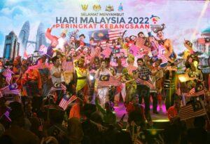 Photo 6136198692256985814 y