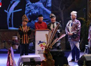 Photo 6136198692256985816 y