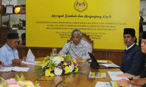 Agong lawat Pusat Ramalan dan Amaran Banjir Negara