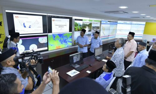 Banjir: Agong titah beri perhatian sistem amaran awal bencana, agih bantuan