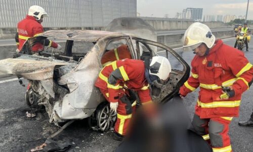 Wanita rentung dalam kemalangan di Lebuh Raya MEX