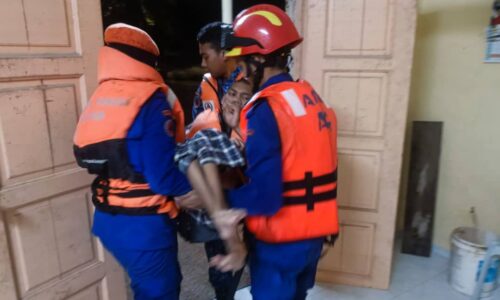 Banjir: 8 kawasan di Melaka terjejas, 53 mangsa dipindahkan ke PPS