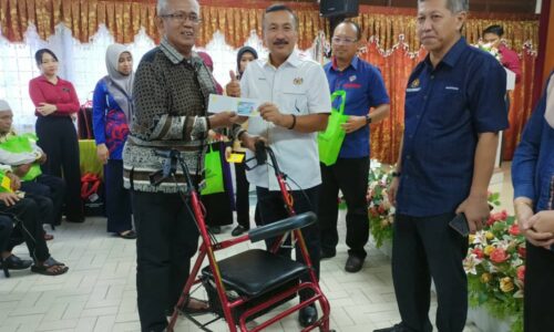 22 penghuni RSKC ceria terima MyKad baharu