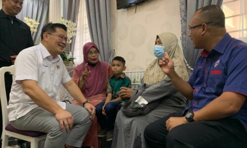 Sujud syukur, penantian lapan tahun tertunai