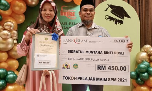 Penjaja sebak anak dinobat tokoh pelajar cemerlang MAIM