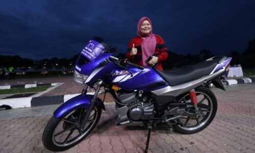 Wanita terkedu bila diumum menang Yamaha RXZ