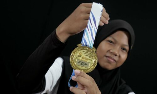 Getir Syasya berbayar emas