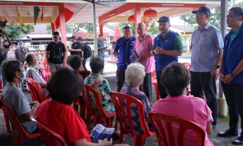 Aktif temui komuniti Cina