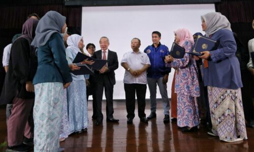 17 pelajar perubatan MUCM terima TESP dari MARA